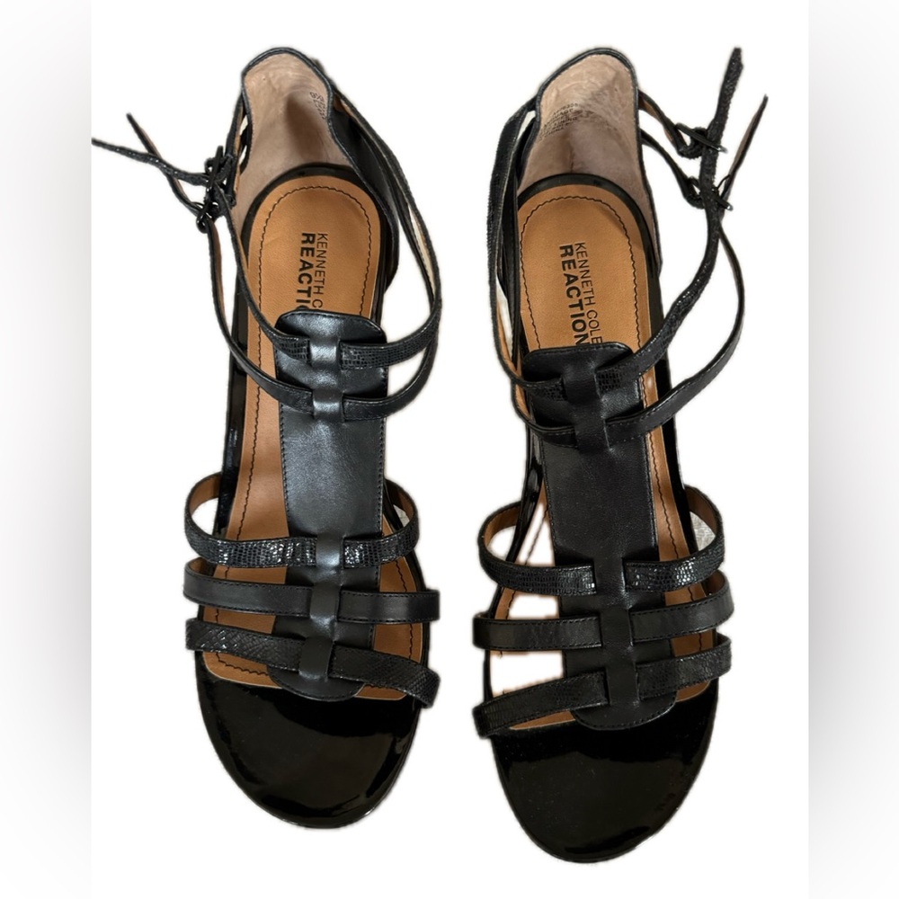 NWOT Kenneth Cole Pine Language sandals
